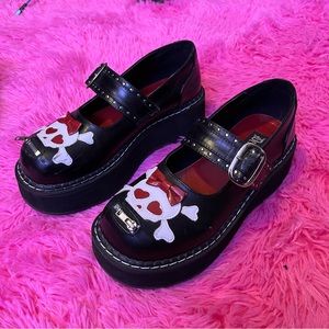 [ON HOLD] EXTREMELY RARE HTF VINTAGE DEMONIA EMILY 221